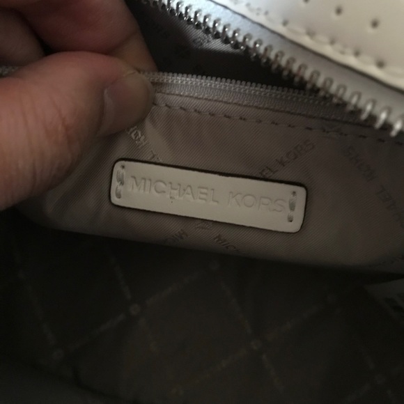 🌼Michael Kors Purse - Picture 9 of 13